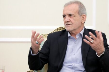 پزشکیان: مردم با هر سلیقه‌ای پای کار کشورشان ایستادند