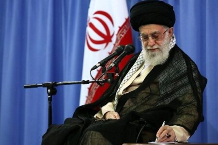 احمدیان و شمخانی به عنوان نمایندگان رهبری در شورای دفاع منصوب شدند