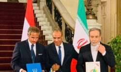 امضای توافق نامه از سرگیری مجدد همکاری بین ایران و آژانس