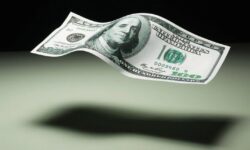 تثبیت قیمت دلار در بازار تجاری