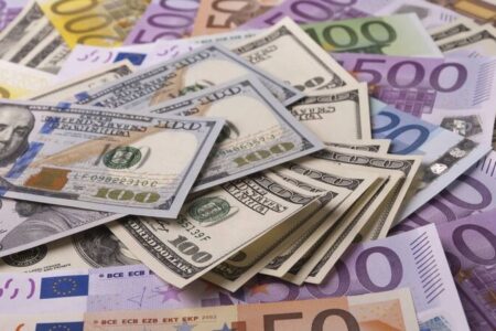 قیمت دلار حواله‌ای به ۷۰ هزار و ۲۸۳ تومان رسید+ جدول نرخ ارزها