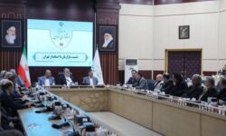 بازار تهران با انسجام و همراهی بازاریان از شرایط سخت عبور میکند