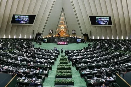 بررسی لایحه بودجه ۱۴۰۵ در سه شیفت کاری