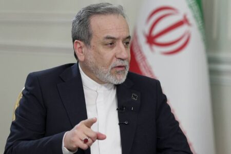 عراقچی: بازگشت به میدان جنگ با شگفتی‌های بسیار بیشتری همراه خواهد بود