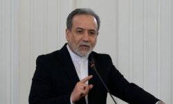 عراقچی: تبادل پیامها ادامه دارد