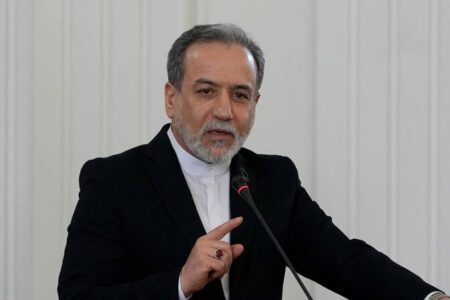 عراقچی: تبادل پیام‌ها ادامه دارد