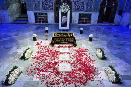 اطلاعیه دفتر رهبر شهید انقلاب در مورد نماز لیله الدفن ایشان