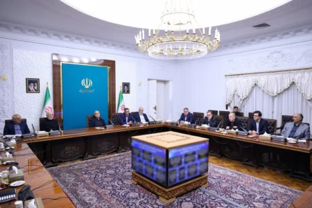 پزشکیان: سیاست مدیریت مصرف بر پایه اعتماد عمومی و مشارکت اجتماعی باشد