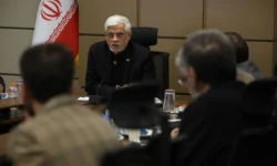 عارف: به راهبرد بلندمدت برای صنعت خودروسازی نیازمندیم