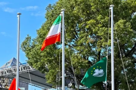 اهتزاز پرچم ایران در دهکده بازیهای آسیایی ناگویا